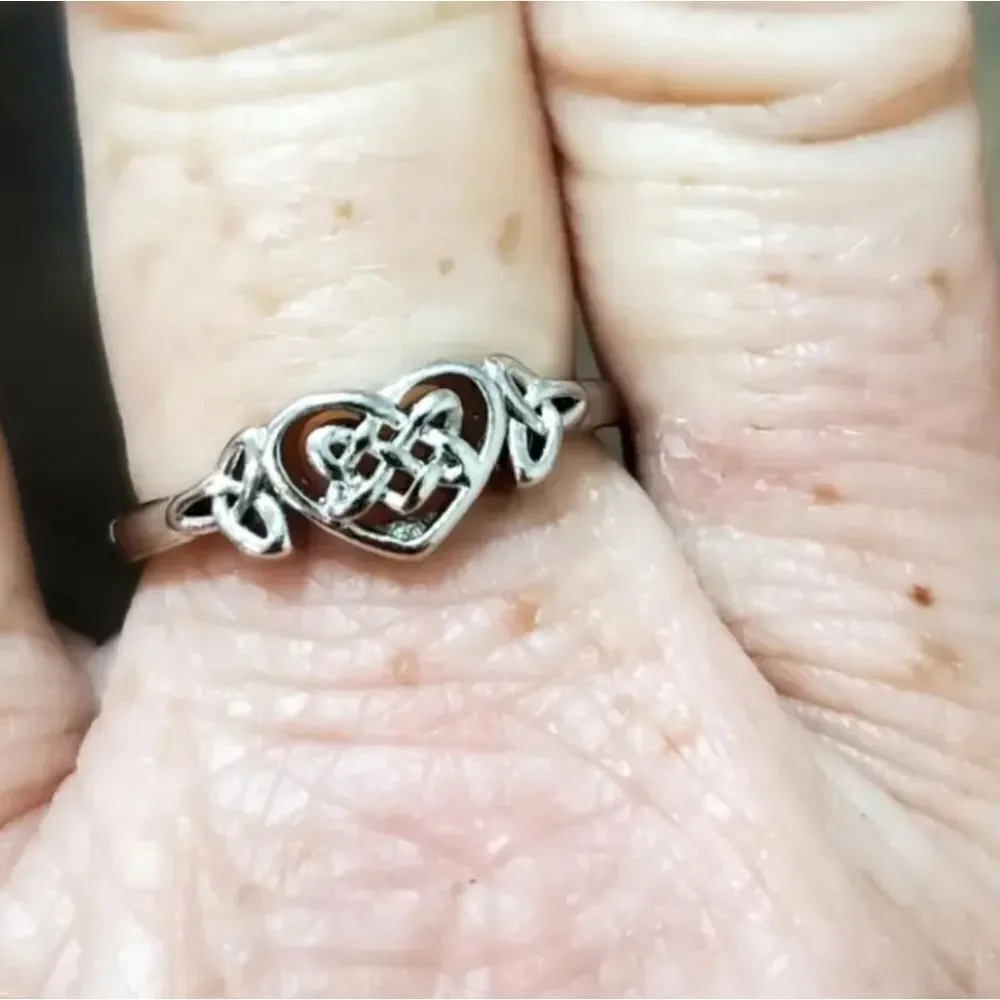 Elegant Silver celtic Heart Knot Ring sz 7